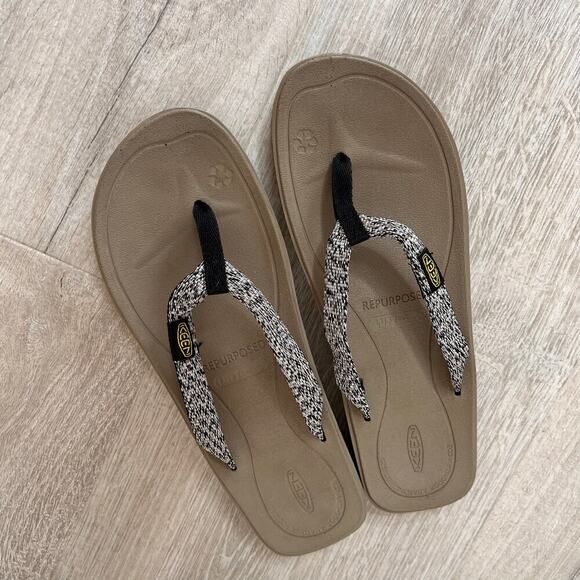 Keen Shoes Womens Size 9 Harvest Lightweight Flip Flop Sandals Outdoor - Picture 1 of 15